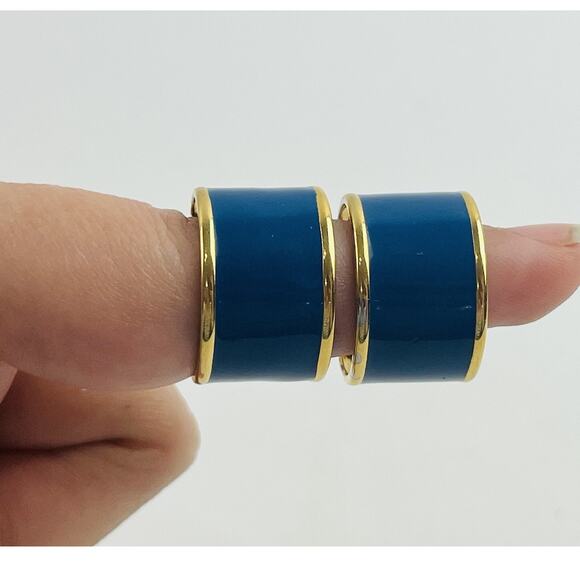 Vintage Signed Monet Blue Enamel Gold Tone Hoop Clip On Earrings 80s Retro Wide - Picture 1 of 9